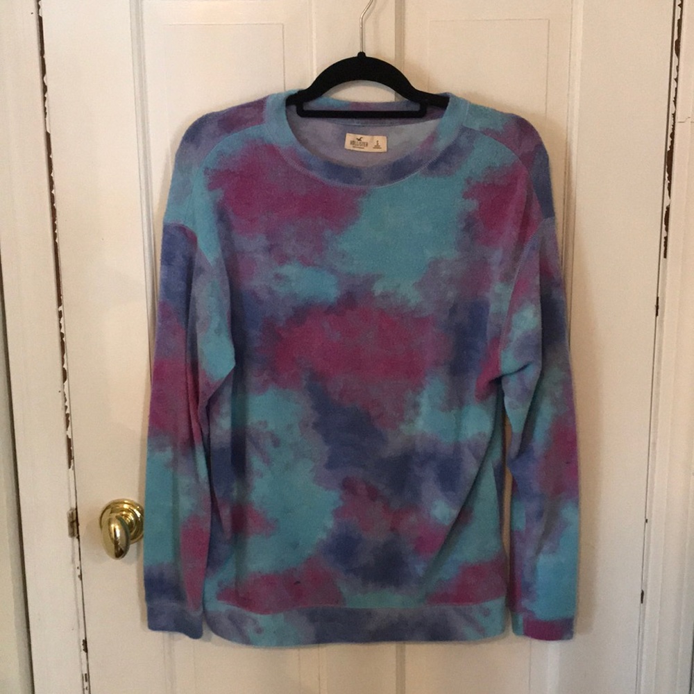 Tie dyed Hollister long sleeve/ thin crew neck